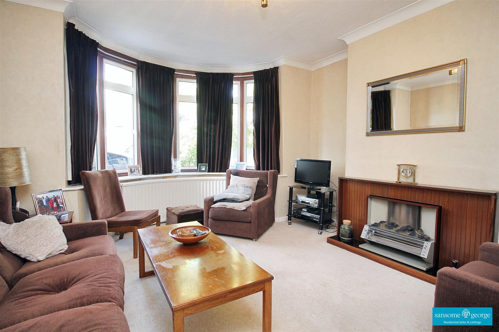 3 bed property in Redhatch Drive, Earley